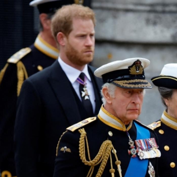 Briten-Monarch trifft weitreichende Entscheidung wegen Prinz Harry