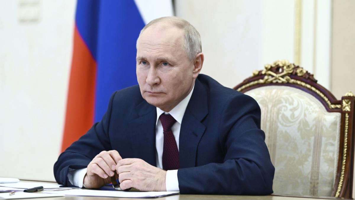 In Wladimir Putins Weltbild passen nur M&auml;nnlein und Weiblein - geschlechtsangleichende Operationen hat der Kreml-Despot nun per Gesetz verbieten lassen. (Foto)
