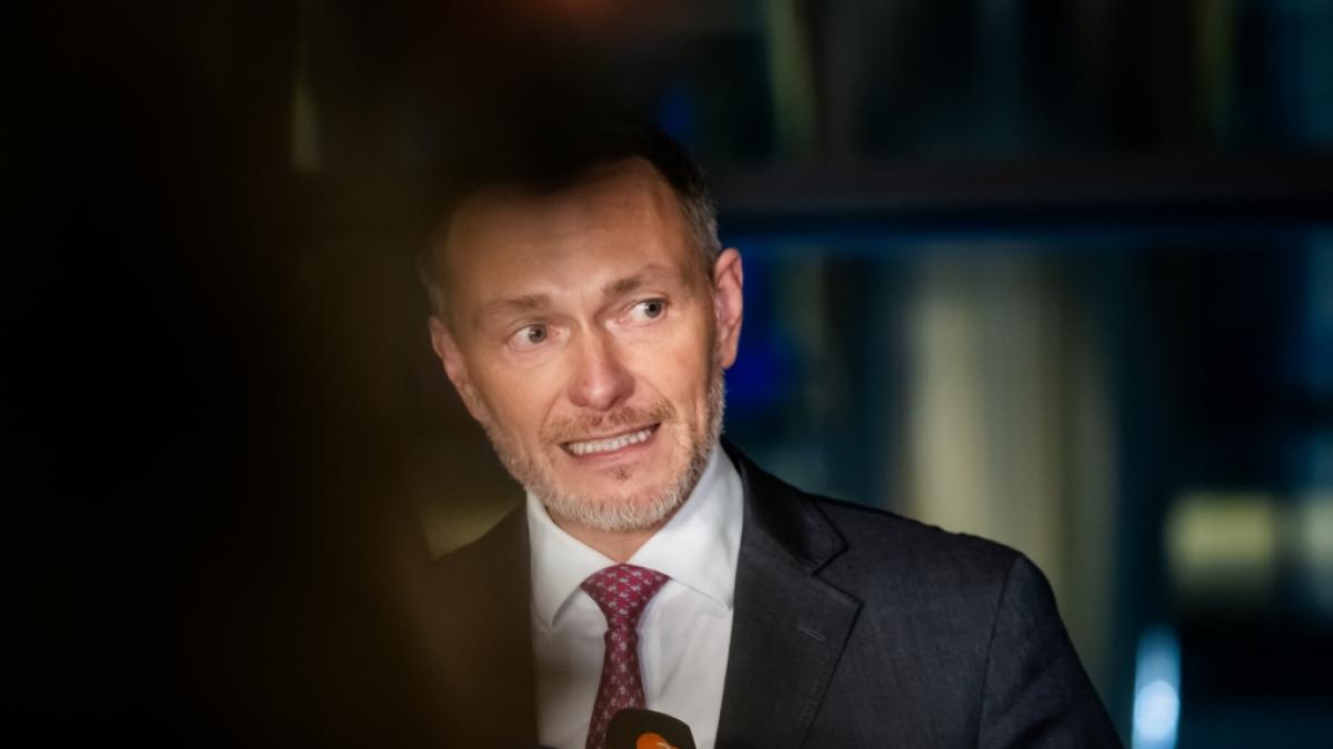 Nach dem Rauswurf von Christian Lindner aus der Bundesregierung z&uuml;ndet im Netz ein Meme-Feuerwerk. (Foto)