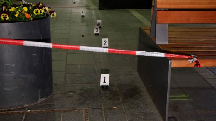 Ein Jugendlicher wurde in der Regensburger Innenstadt niedergestochen.
