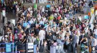 Chaos am Frankfurter Flughafen: Wegen des Verdi-Warnstreiks müssen Lufthansa-Passagiere ihre Reisepläne ändern.