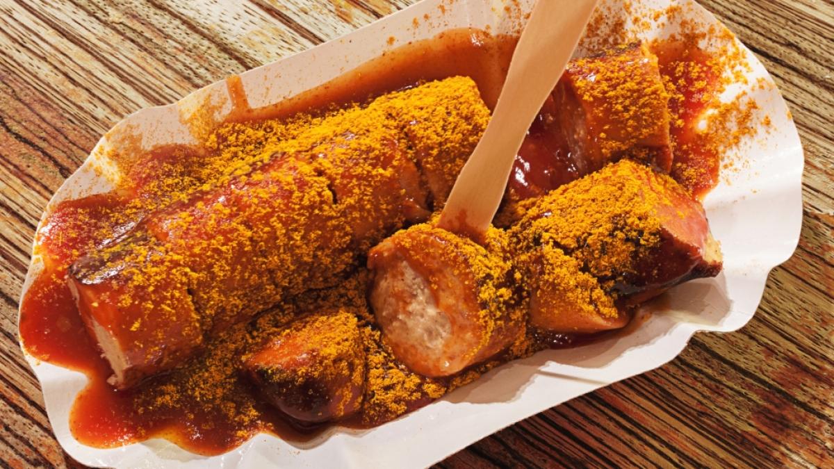D&uuml;rfen Deutsche zuk&uuml;nftig maximal eine Portion Currywurst pro Monat essen, um ihren Fleischkonsum zu minimieren? (Foto)