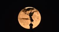 Im Mai zeigt sich der Vollmond gleich zweimal am Himmel.