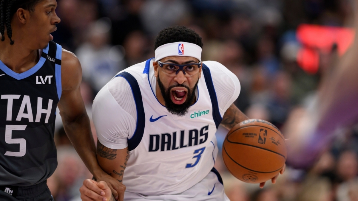 Anthony Davis von den Dallas Mavericks hat den Ball, am 08.01.2026. (Symbolbild) (Foto)