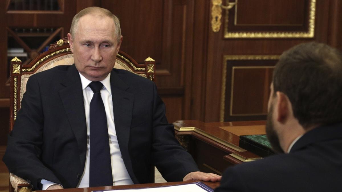 Aktuelle Bilder von Wladimir Putin haben Ger&uuml;chte &uuml;ber den Gesundheitszustand des Kreml-Chefs neu aufflammen lassen. (Foto)