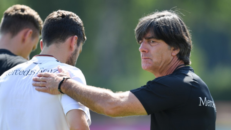 Jogi Löw greift mit seinem Perspektiv-Team heute in den Confed Cup ein.