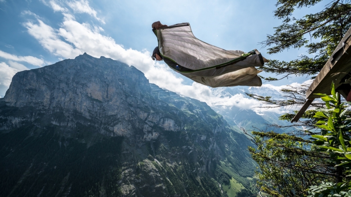 Ein Flug im Wingsuit fordert j&auml;hrlich viele Todesopfer. (Foto)