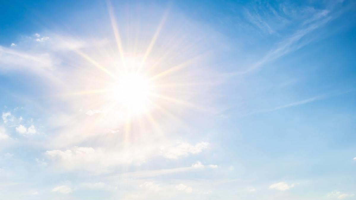 Wenig Wolken und warmer Sonnenschein. (Foto)