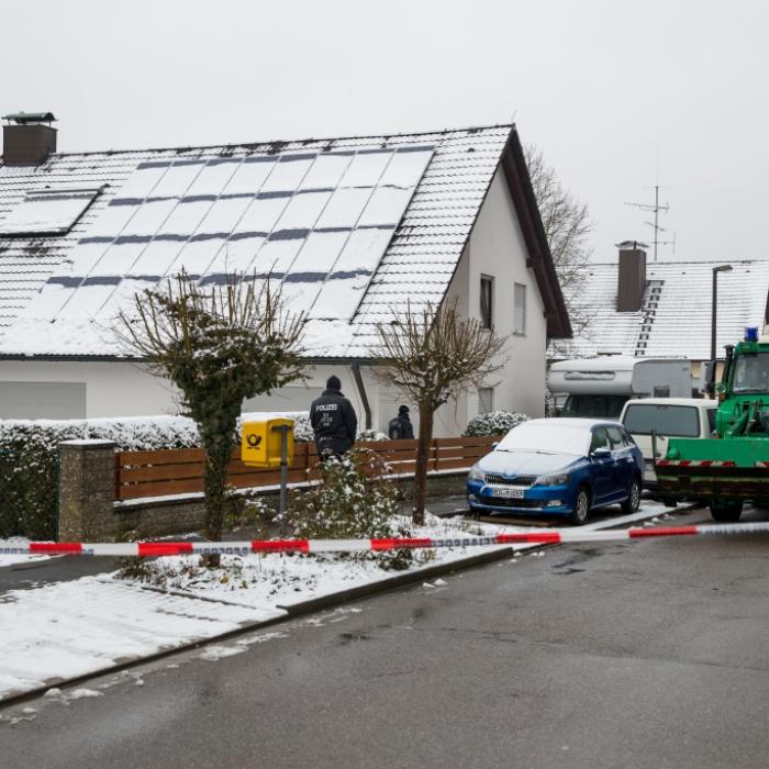Blutrausch-Mord! Mann erschlägt eigene Eltern mit dem Hammer