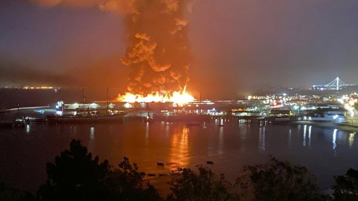 Das historische Pier 45 in San Francisco ist einem Großbrand zum Opfer gefallen. Das historische Pier 45 in San Francisco ist einem Großbrand zum Opfer gefallen. (Foto)