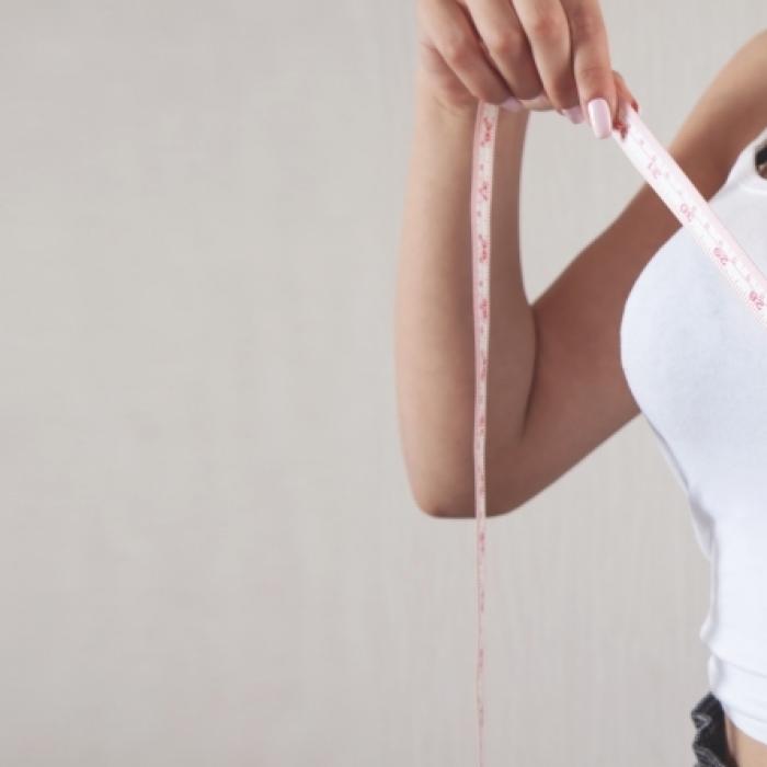 XL-Penis und Mega-Busen? Neue Nebenwirkungen nach Impfungen