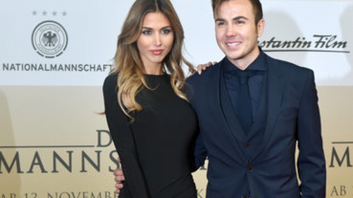 Ann-Kathrin Br&ouml;mmel und Mario G&ouml;tze haben sich verlobt. (Foto)