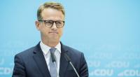 Zum Handeln gezwungen: Gesundheitsminister Carsten Linnemann (CDU) sieht sich mit einem gravierenden Finanzengpass in der Pflege konfrontiert.