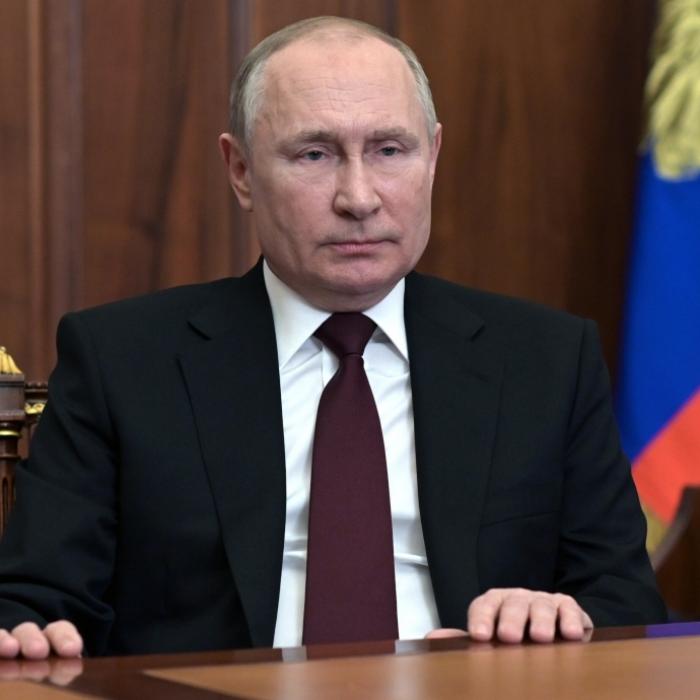 Wladimir Putin soll unbändige Angst davor haben, sich mit Viren zu infizieren.