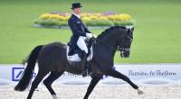 Der deutsche Dressurreiter Matthias Alexander Rath reitet auf Totilas während des Mannschaftsfinals der Reit-EM in Aachen 2015.