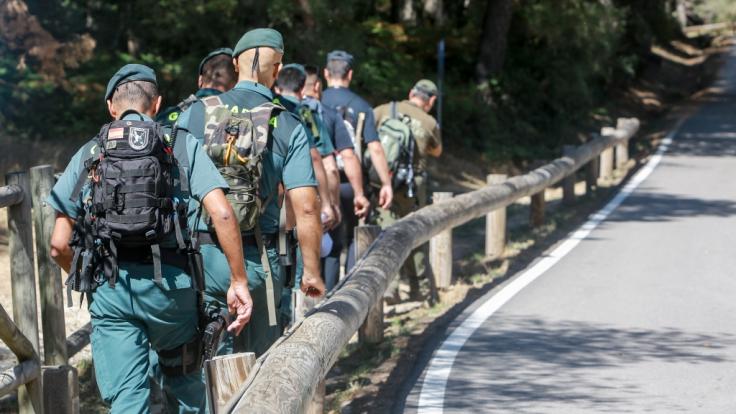 Mitglieder der Zivilgarde sind bei der Suche nach der ehemaligen Skifahrerin Blanca Fernandez Ochoa im Einsatz.