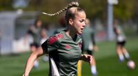 Nach einer fiesen Schulterverletzung im Länderspiel gegen Österreich musste die Kapitänin sich zunächst erholen.