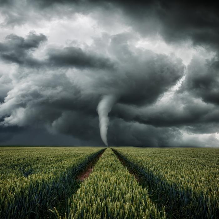 Unwetter-Horror im Video! Windhose verwüstet Ort in Bayern