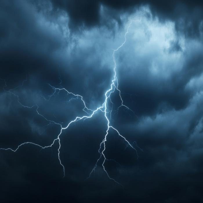 Kaltfront räumt Hitze ab - Wetterdienst warnt heute vor Schwergewitterlage
