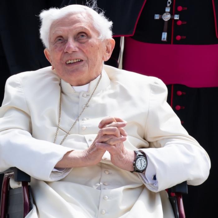 Mindestens 497 Opfer! Auch Papst Benedikt schwer belastet