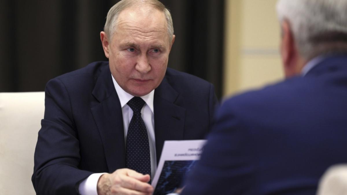 Nach Drohnenangriffen von Wladimir Putins Streitkr&auml;ften auf die s&uuml;dukrainische Stadt Saporischschja wurde ein russischer Luftwaffenst&uuml;tzpunkt auf der Krim in Schutt und Asche gelegt. (Foto)