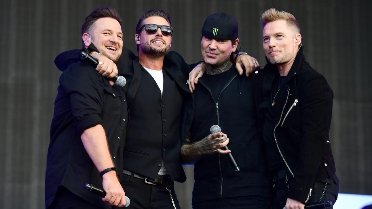 Ronan Keatin (re.), hier mit seinen "Boyzone"-Kollegen, muss einen schweren Schicksalsschlag verkraften. (Foto)