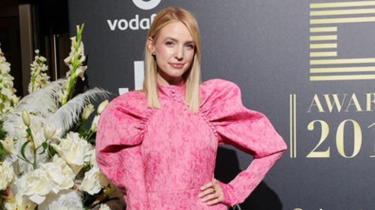 Leonie Hanne raubte ihren 2,7 Millionen Instagram-Followern auf der Pariser Fashion Week den Atem.