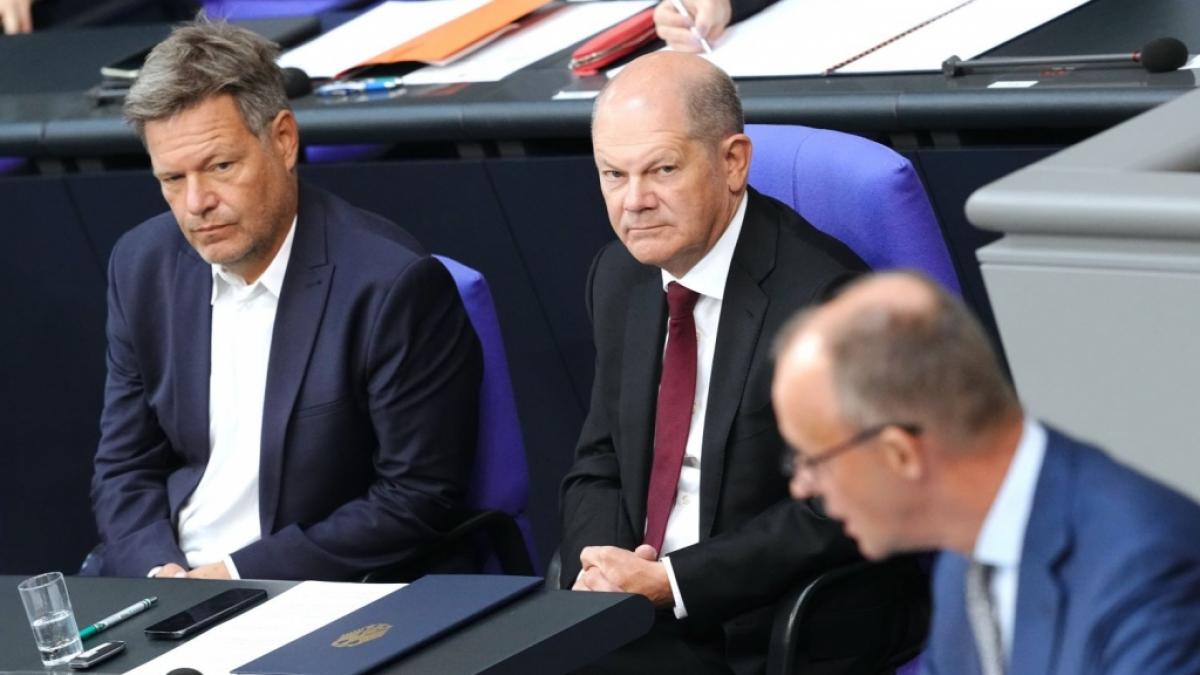 Habeck, Scholz oder Merz: Die Mehrheit der Wirtschaftsbosse w&uuml;nscht sich in einer Umfrage den CDU-Chef als Bundeskanzler. (Foto)