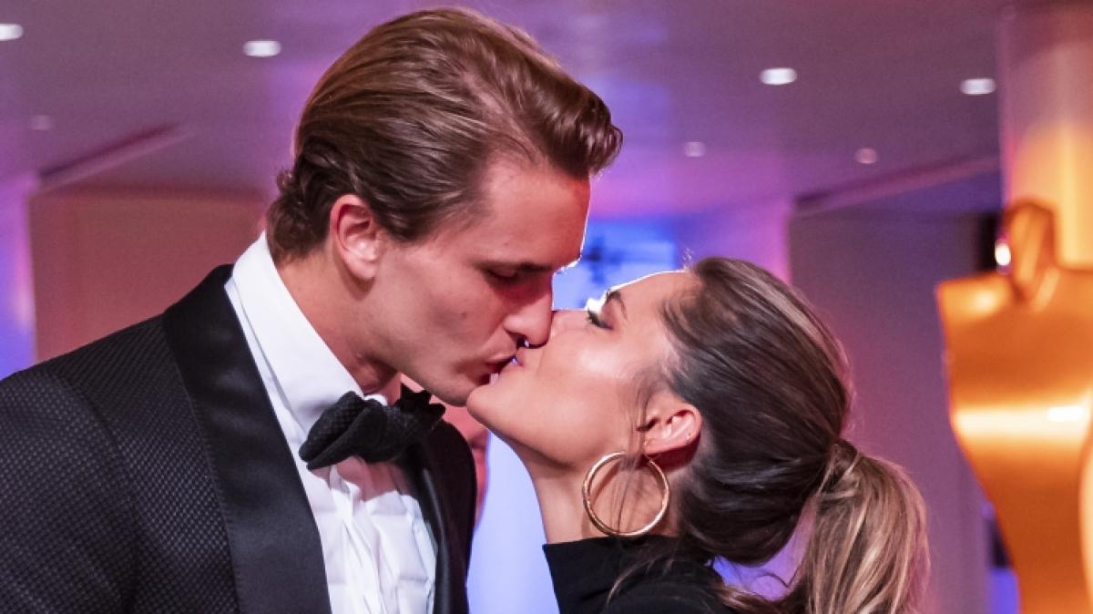 W&auml;hrend Alexander Zverev im Schnee feiert, ist Sophia Thomalla verschwunden. (Foto)