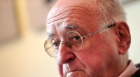 Alfred Biolek trauert um seinen verstorbenen Adoptivsohn Keith.