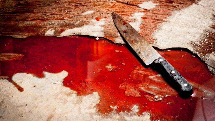 In einem französischen Gefängnis hat ein radikalisierter Häftling zwei Wärter mit einem Messer angegriffen und verletzt (Symbolbild).