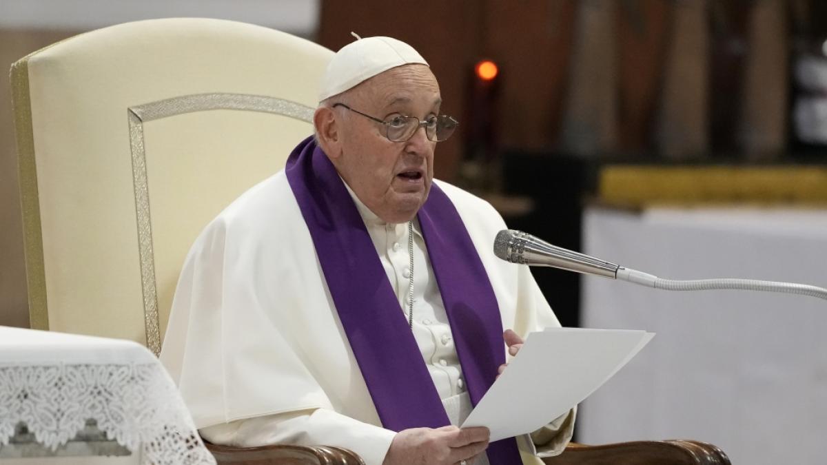 Papst Franziskus empfiehlt der von Russland angegriffenen Ukraine den Versuch, Verhandlungen zu f&uuml;hren. Und erntet daf&uuml;r viel Kritik - allen voran von Ukraine-Pr&auml;sident Wolodymyr Selenskyj. (Foto)