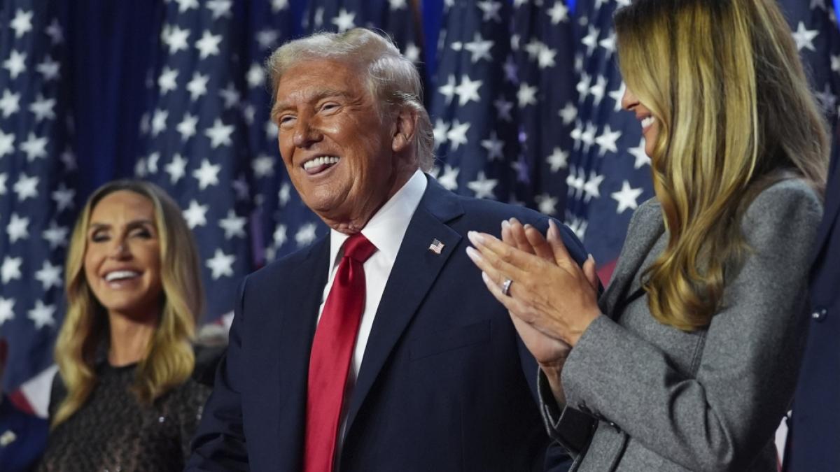 Der erneut zum US-Pr&auml;sidenten gew&auml;hlte Donald Trump streckt die Zunge heraus - f&uuml;r eine K&ouml;rpersprache-Expertin spricht dieses Detail B&auml;nde. (Foto)