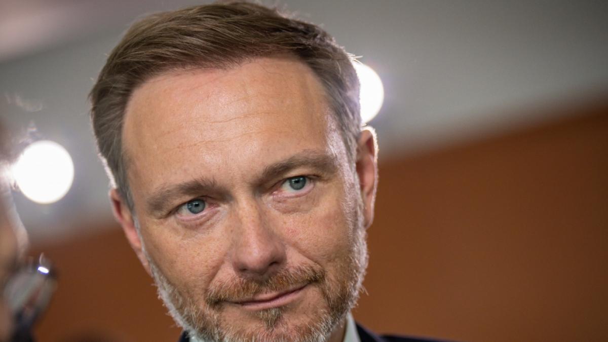 Christian Lindner schockt mit &Uuml;berstunden-Aussage. (Foto)
