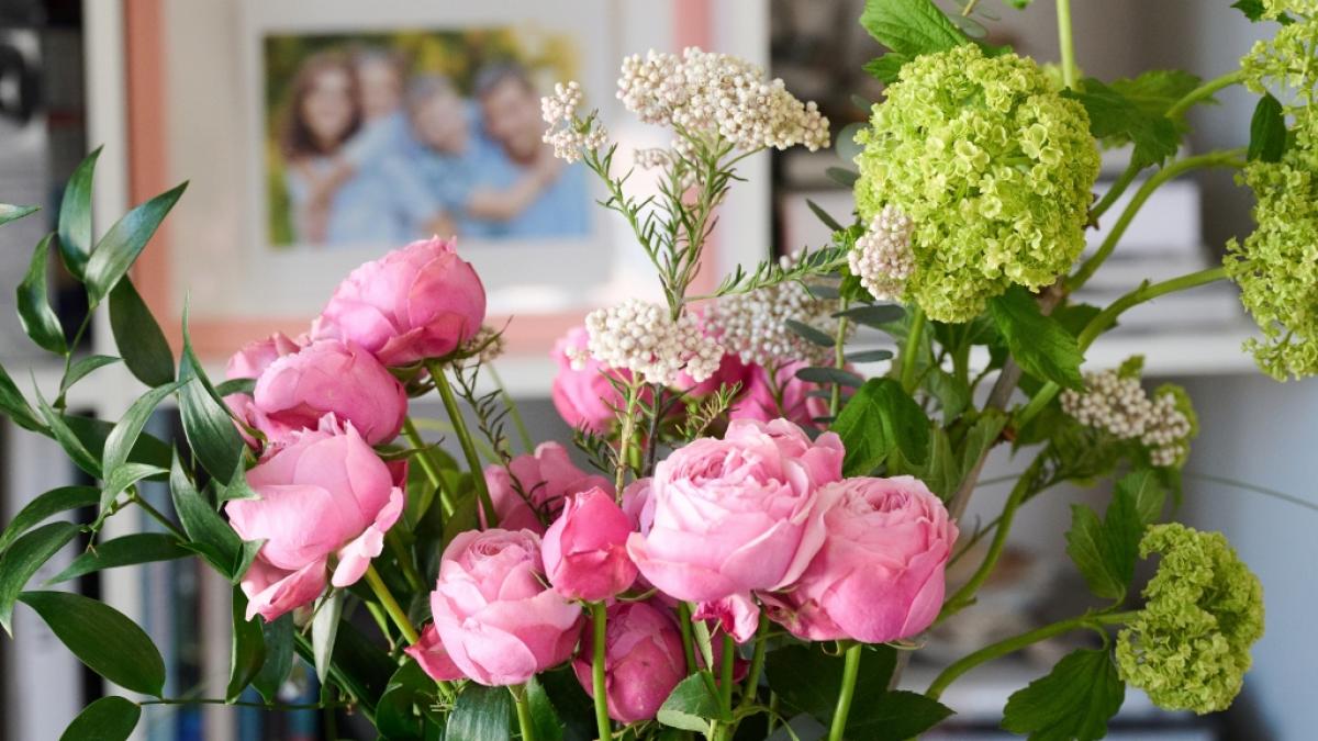So sch&ouml;n das Geschenk am ersten Tag sein mag: Schon nach kurzer Zeit lassen Schnittblumen in der Regel das K&ouml;pfchen h&auml;ngen. (Foto)