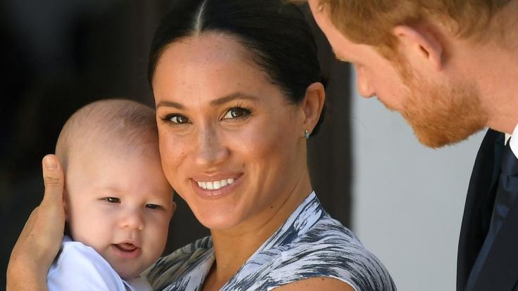 Meghan Markle, Prinz Harry und Baby Archie grüßten die Royals-Fans via INstagram zum neuen Jahr.