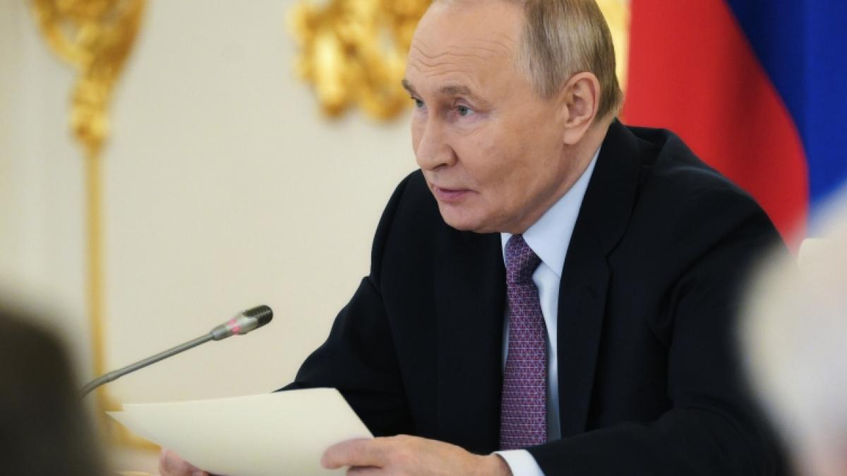 Wladimir Putin soll Berichten zufolge mehrere Dutzend Atomwaffen nach Belarus verlegt haben. (Foto)