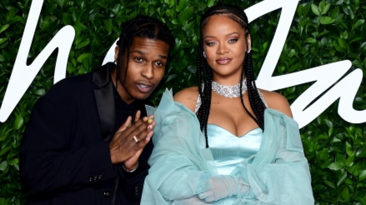 Rihanna hat die Baby-Bombe platzen lassen. (Foto)