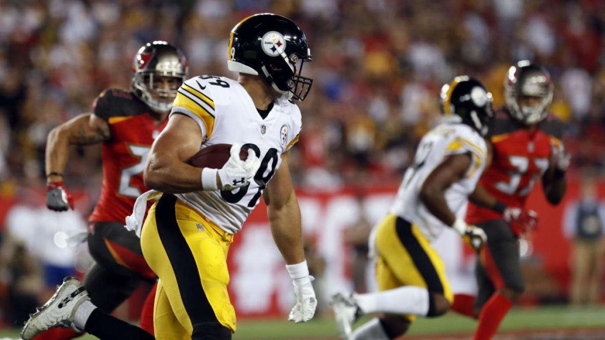 Vance McDonald von den Pittsburgh Steelers l&auml;uft den Ball gegen die Tampa Bay Buccaneers am 3. Spieltag, am 24.09.2018. (Symbolbild) (Foto)