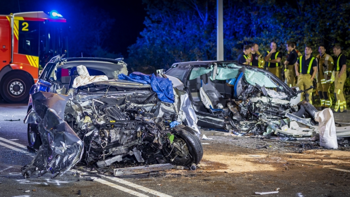 Wie heftig der Unfall in Hannover gewesen sein muss, macht dieses Foto deutlich. (Foto)