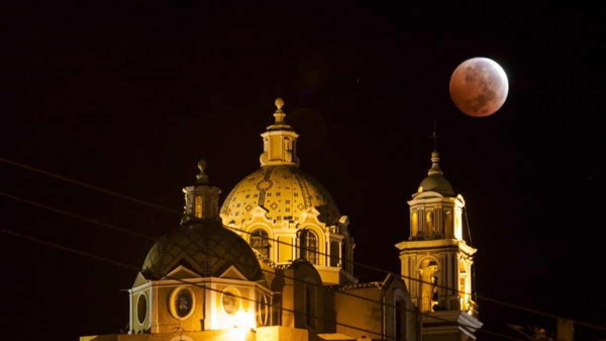 Auch &uuml;ber Mexiko erstrahlte der Mond in mystischem Rot. (Foto)