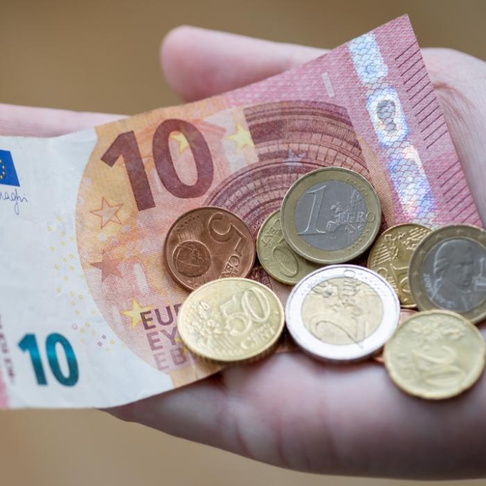 Sparkassen müssen blechen! So viel Geld kriegen Bankkunden jetzt zurück
