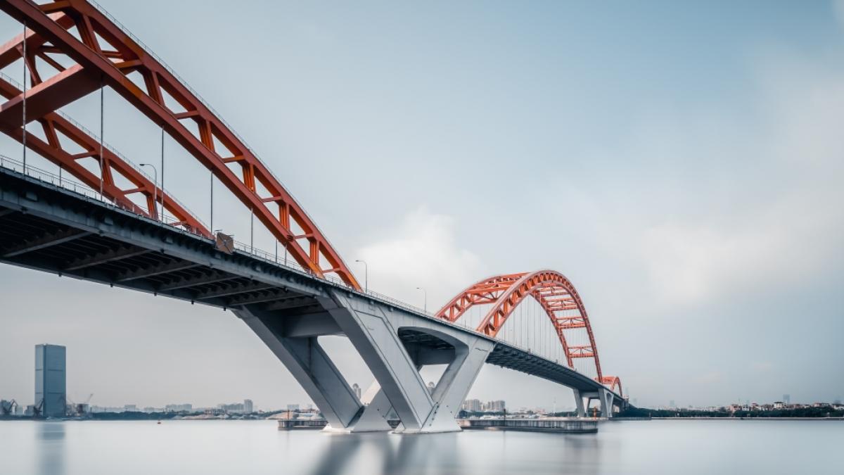 Saa Fomba sorgte mit einem Sprung von einer Br&uuml;cke vor laufender Kamera f&uuml;r Furore. Wollte&nbsp;der YouTube-Star sich das Leben nehmen? (Foto)