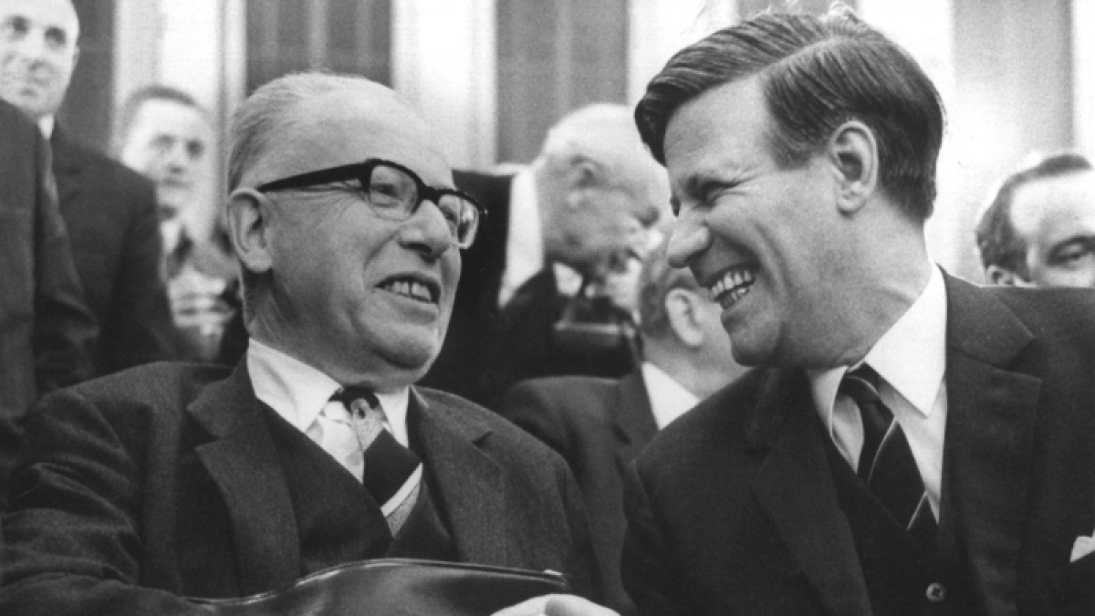 Helmut Schmidt und Gustav Heinemann (Foto)