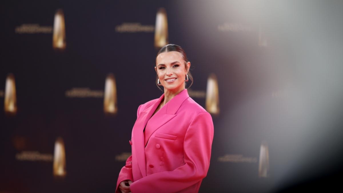 Laura Wontorra: Mit diesem Look raubt sie ihren Fans den Atem (Foto)