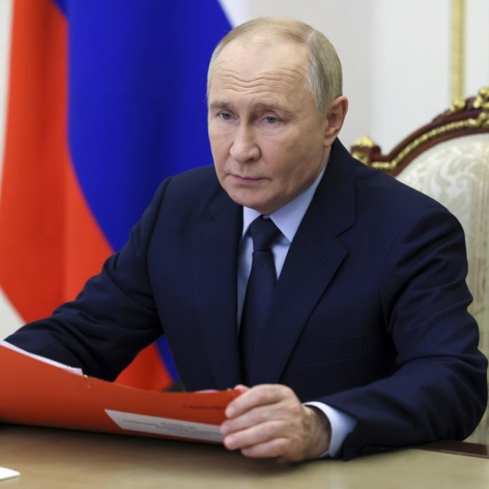 Russland droht 