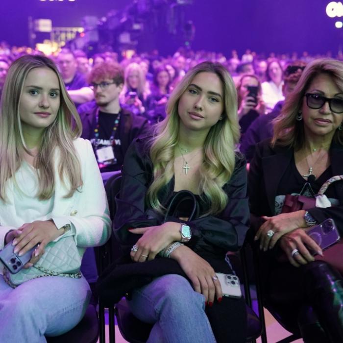 Kultmillionärin gratuliert Tochter Davina zum Geburtstag und erzürnt Instagram-Fans