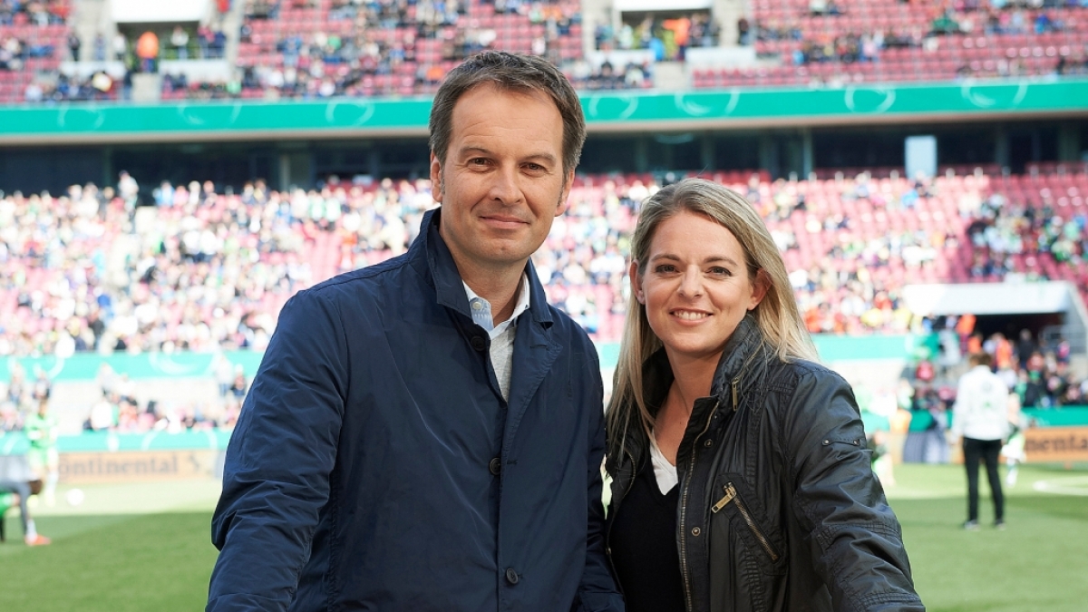 Claus Lufen (WDR), berichtet als ARD-Moderator von allen sportlichen Gro&szlig;ereignissen. Nia K&uuml;nzer, ehemalige Nationalspielerin, ist die Frauenfu&szlig;ball-Expertin der ARD. (Foto)