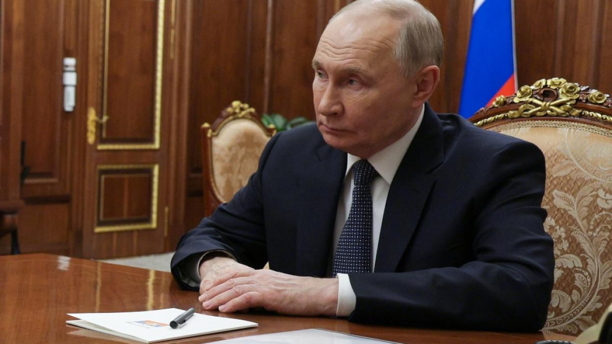 Neuer R&uuml;ckschlag f&uuml;r Wladimir Putin: Spionage-U-Boote, die der Kreml-Chef in den Nordatlantik entsandt hatte, sind aufgeflogen. (Foto)