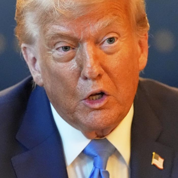 Komplett außer Kontrolle: Kremlchef führt Donald Trump vor